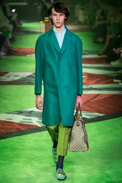 Look 29